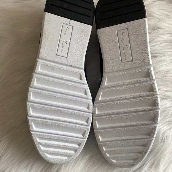 Me Too Slip On Women's Loafer Sneaker Size 6.5 - Picture 2 of 5